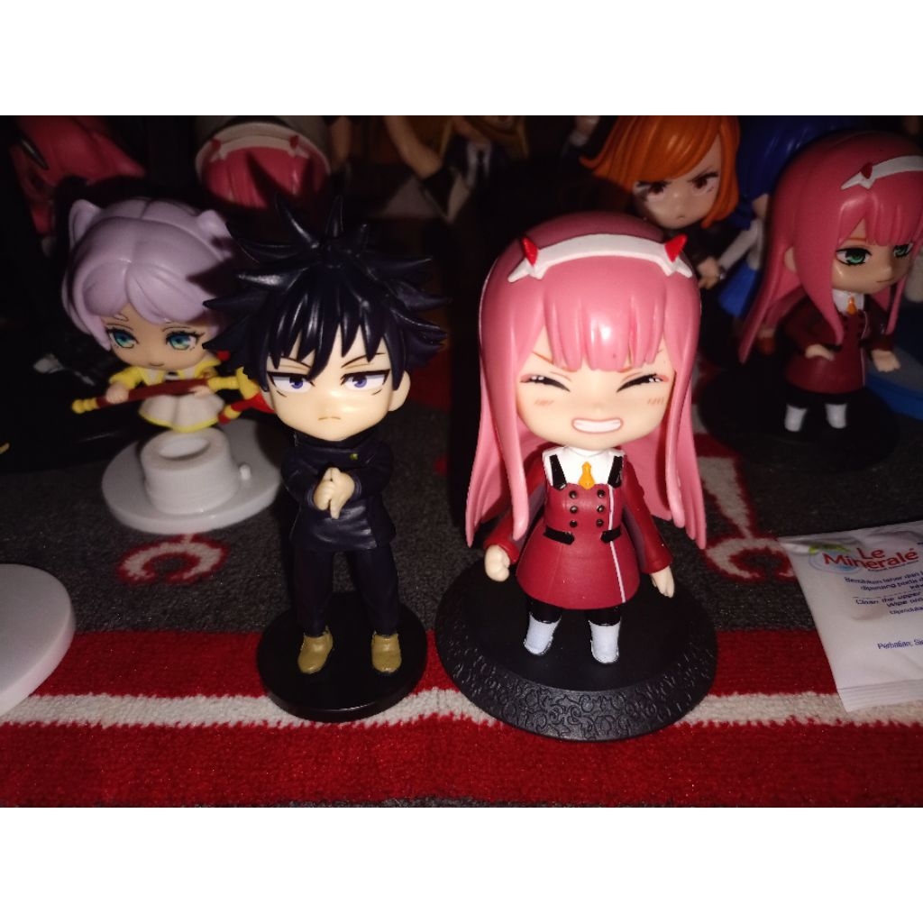 Action Figure Megumi Fushiguro dan Zero Two