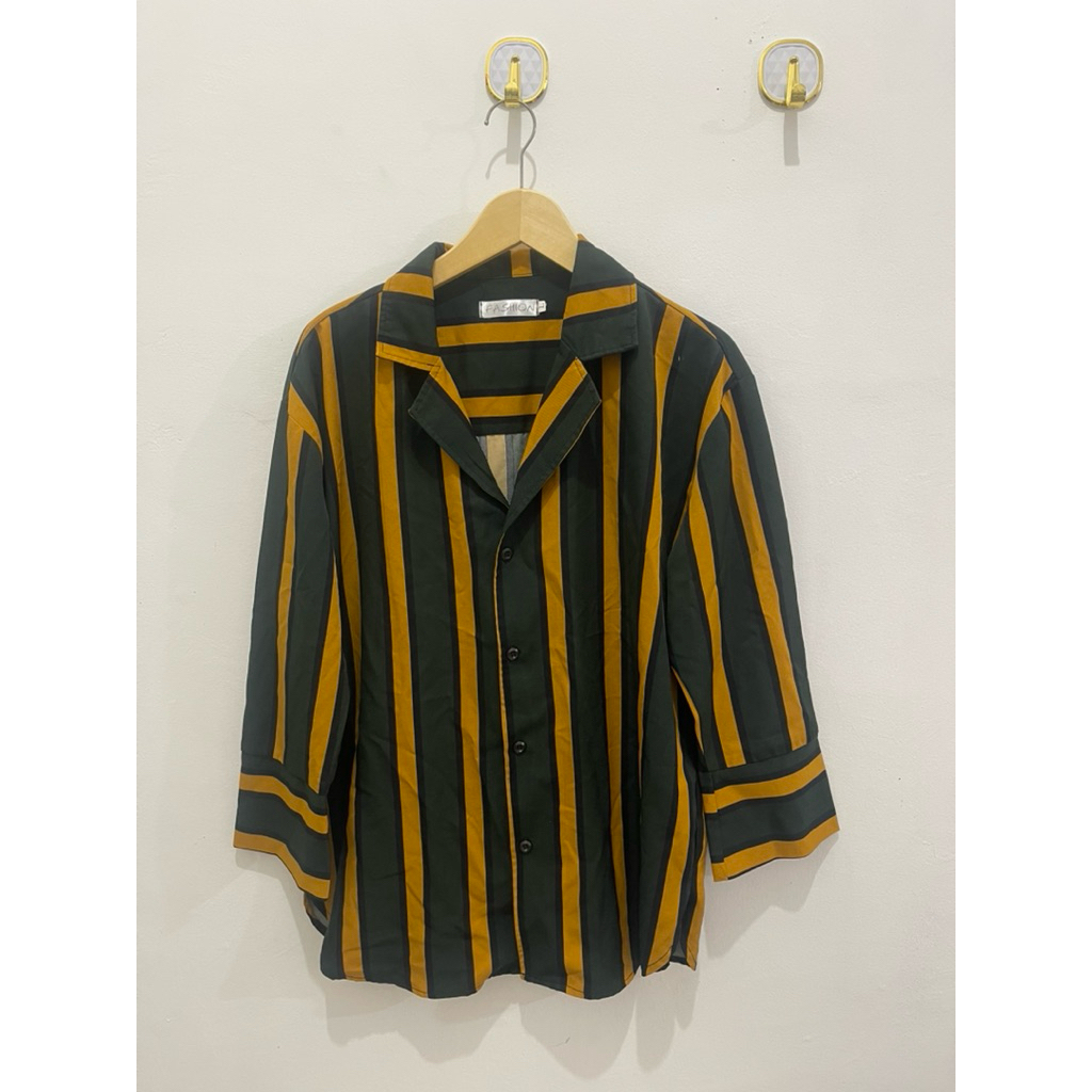 PRELOVED OVERSIZE KEMEJA SALUR PRIA KOREAN STYLE
