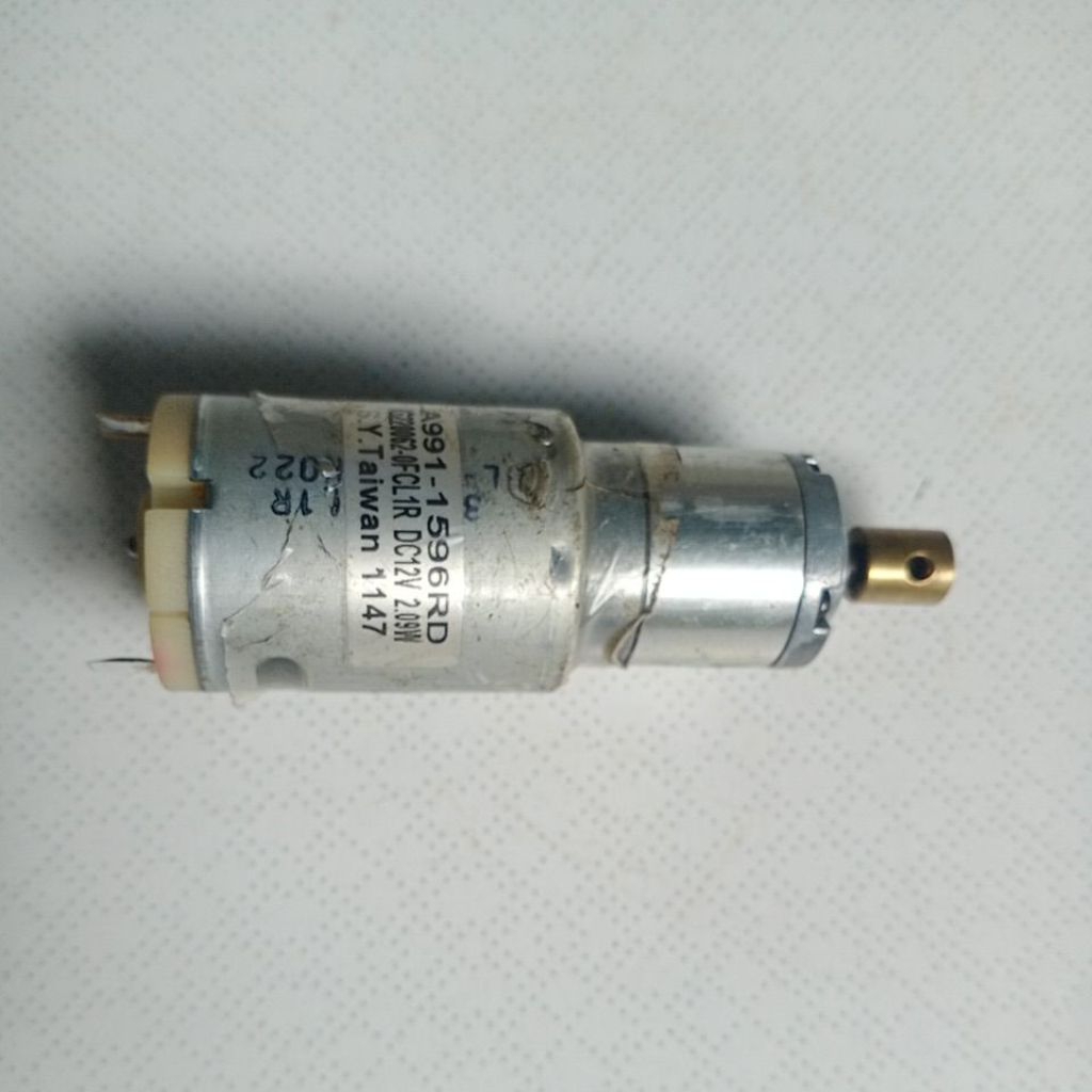 DC GEARBOX MOTOR.  12 VDC.   2.09W.   100 RPM.