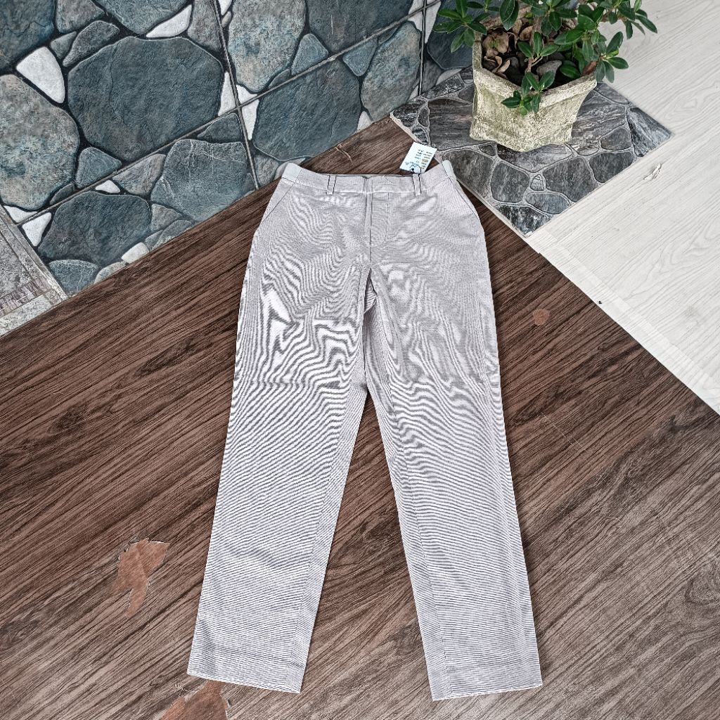 ankle pants uniqlo grey tartan muluss ( sz 27 perhatikan pxl)