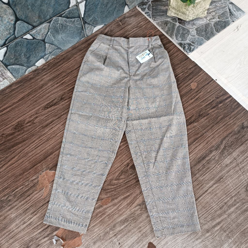 relax pants gu uniqlo tartan ( sz 24 perhatikan pxl)