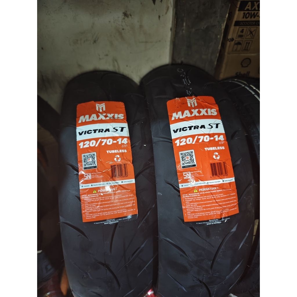 BAN LUAR TUBELES MAXXIS VICTRA 120/70-14 BAN BELAKANG MOTOR PCX150/VARIO 160 MAXXIS TUBELES PRODUKSI