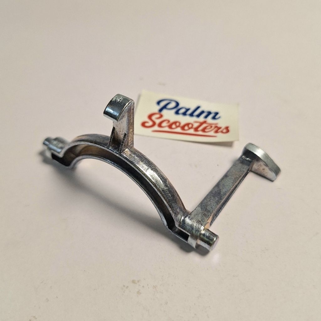 Hook Front Glovebox Pengunci Laci Vespa LX S Zip Fly Liberty Original Piaggio Part