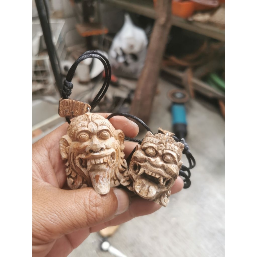 kalung kayu kaboa asli sancang garut motip ukir barong