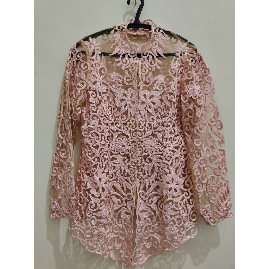 KEBAYA PINK / PAKAIAN ADAT TRADISIONAL / KEBAYA BROKAT MERAH MUDA