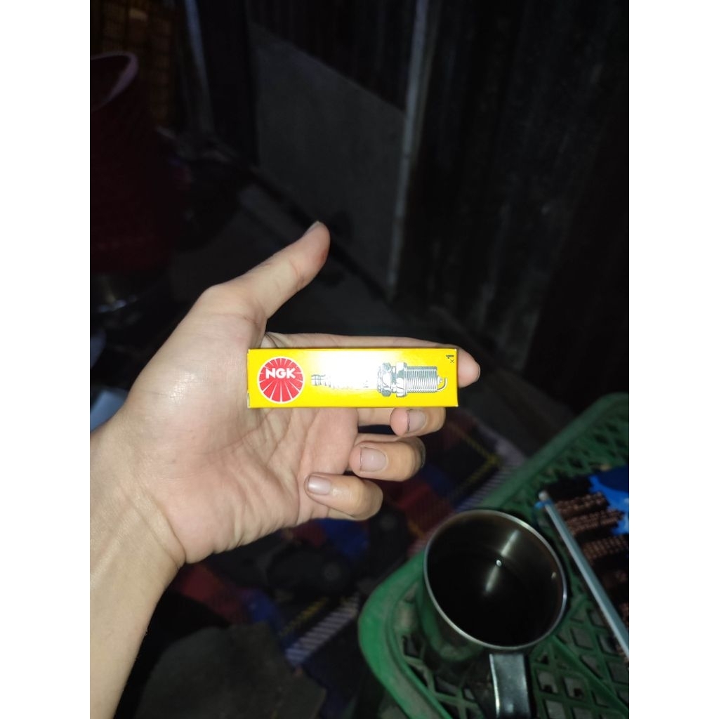 NGK Busi Beat Vario Scoopy kode: mr9c 9n