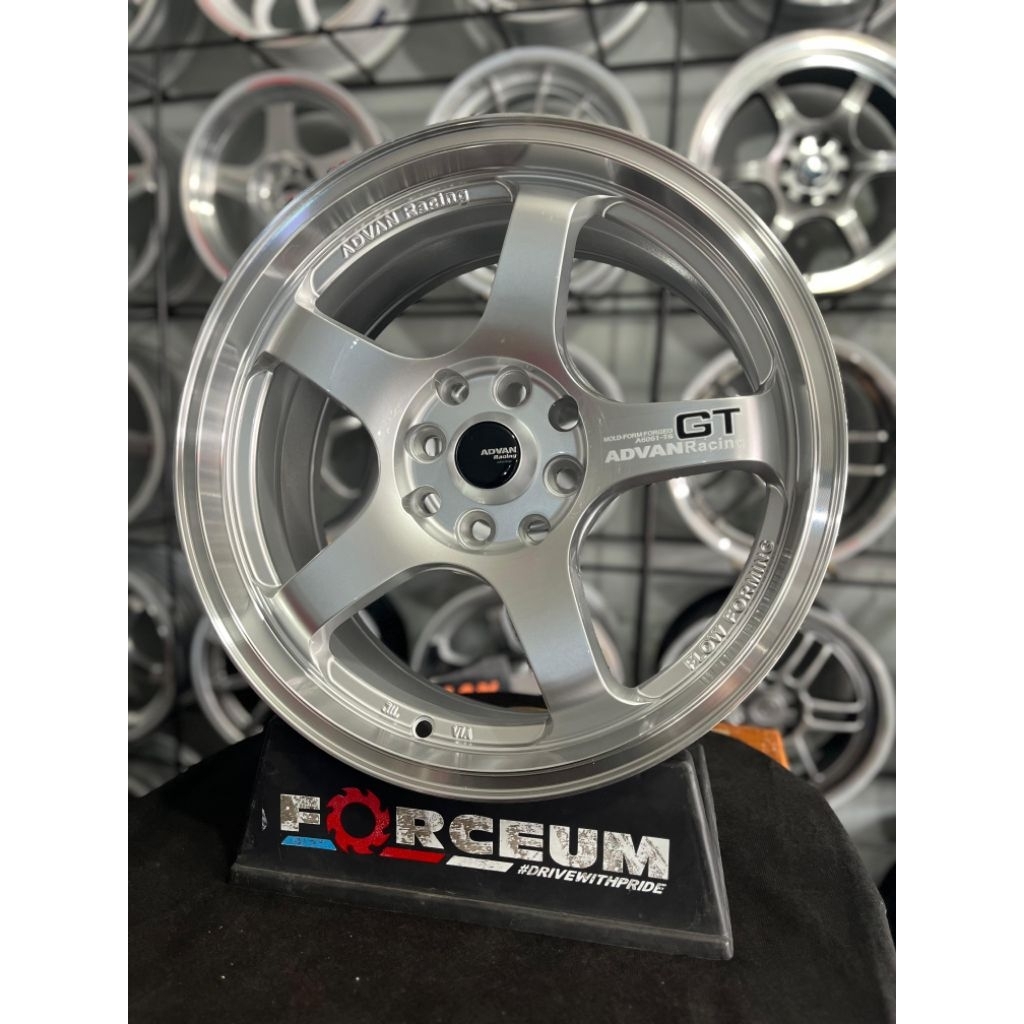 velg mobil advan GT r16 silver lip polish lebar 7 et40 kondisi baru