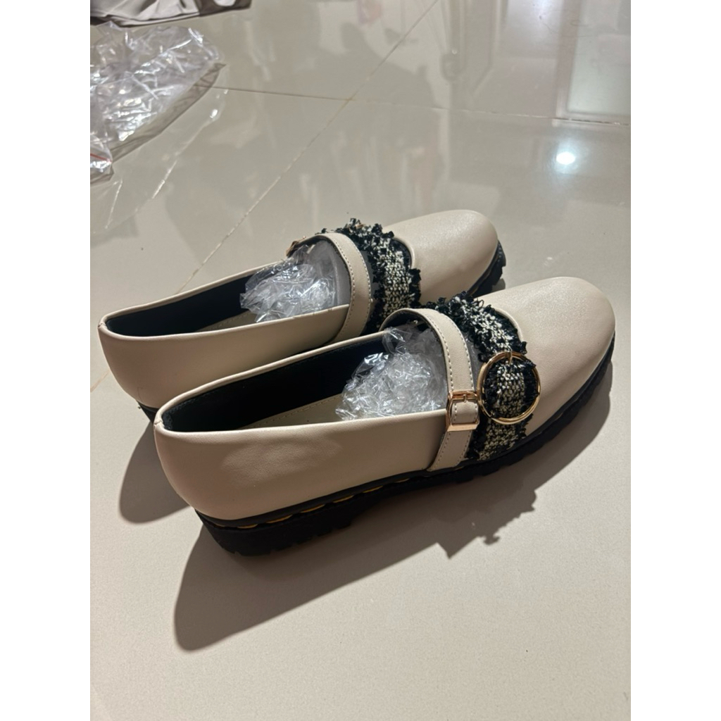 PRELOVED - DOCMART WANITA - SEIS