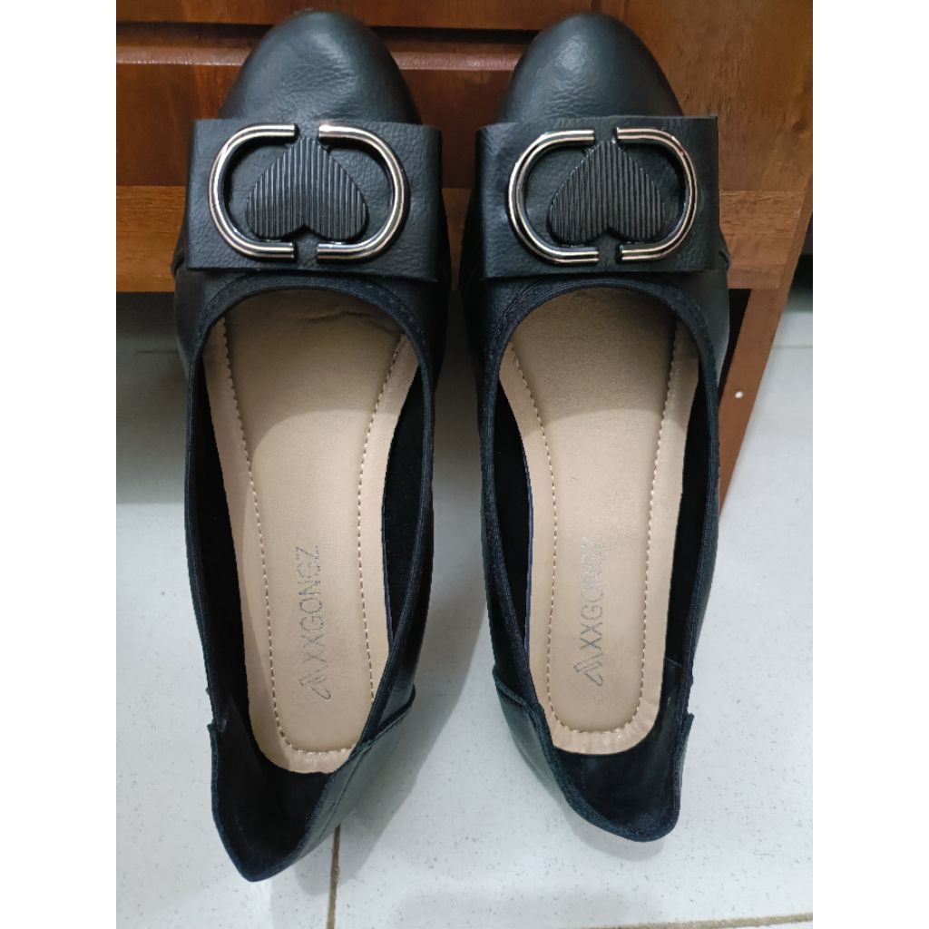 Pansus Hitam size 38