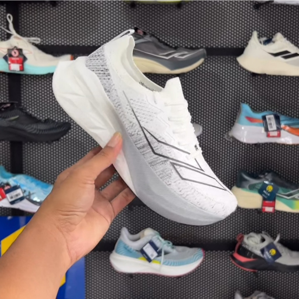 Sepatu Olahraga Running Lari MILLS ENERSTRIKE FLY M2 Pria Wanita - WHITE/BLACK