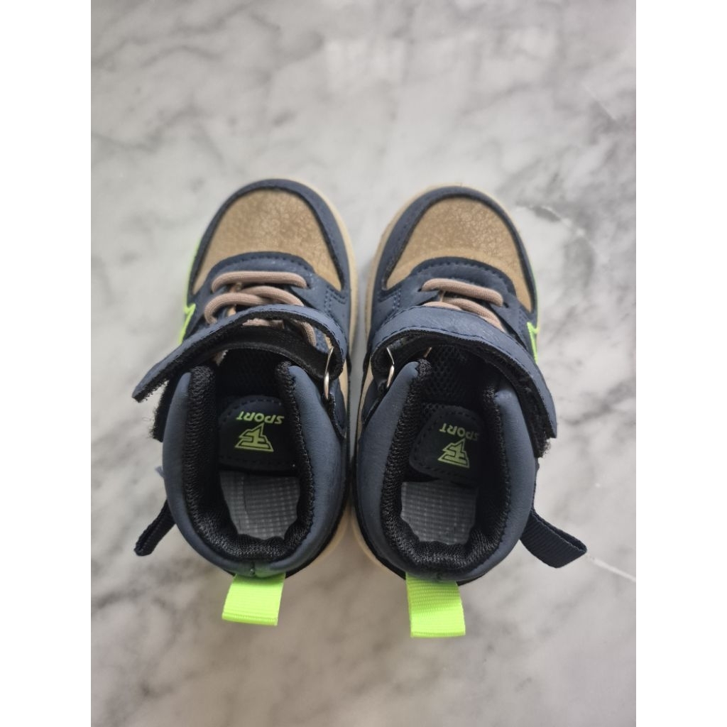 Preloved LIKE NEW Sepatu Anak