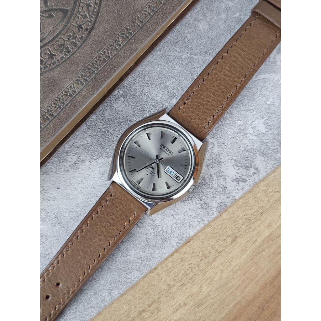 Seiko lord matic special sunburst dial 5206-6080