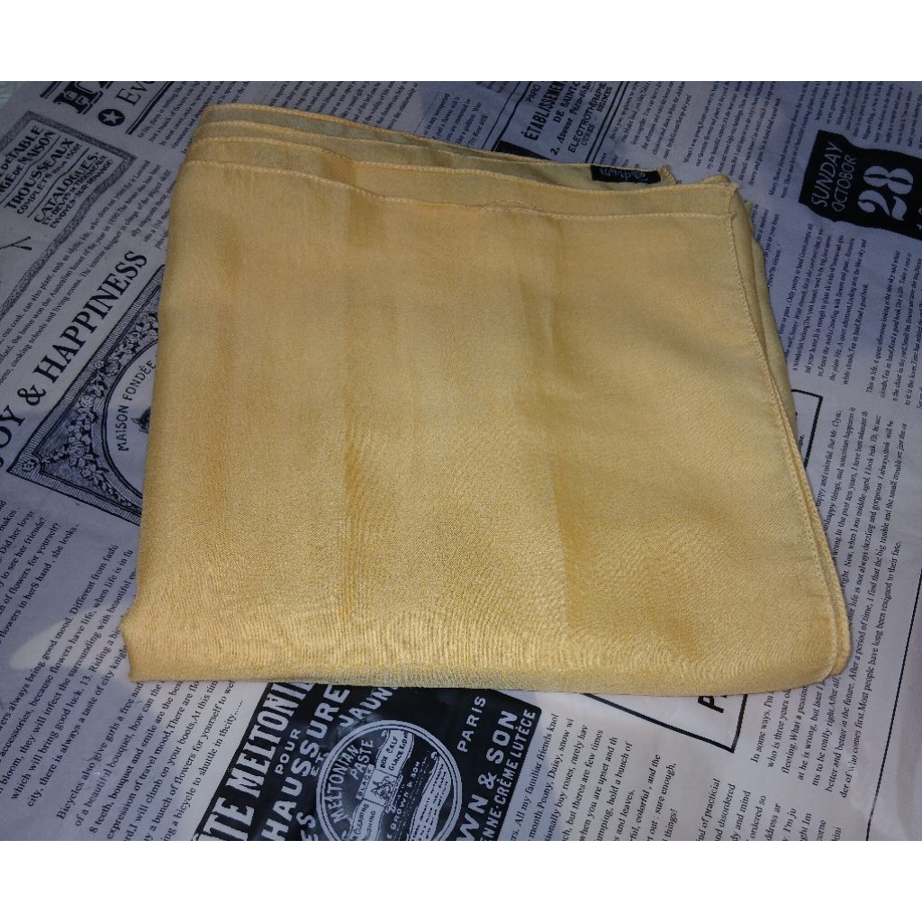 KERUDUNG HIJAB SEGI EMPAT WARNA KUNING MUDA