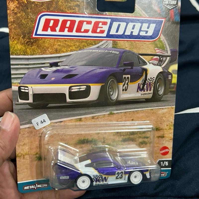 Hot Wheels Premium Car Culture Race Day Porsche 935 Mainan Mobil Sport F44 Metal 1/5 Seri Race Day T