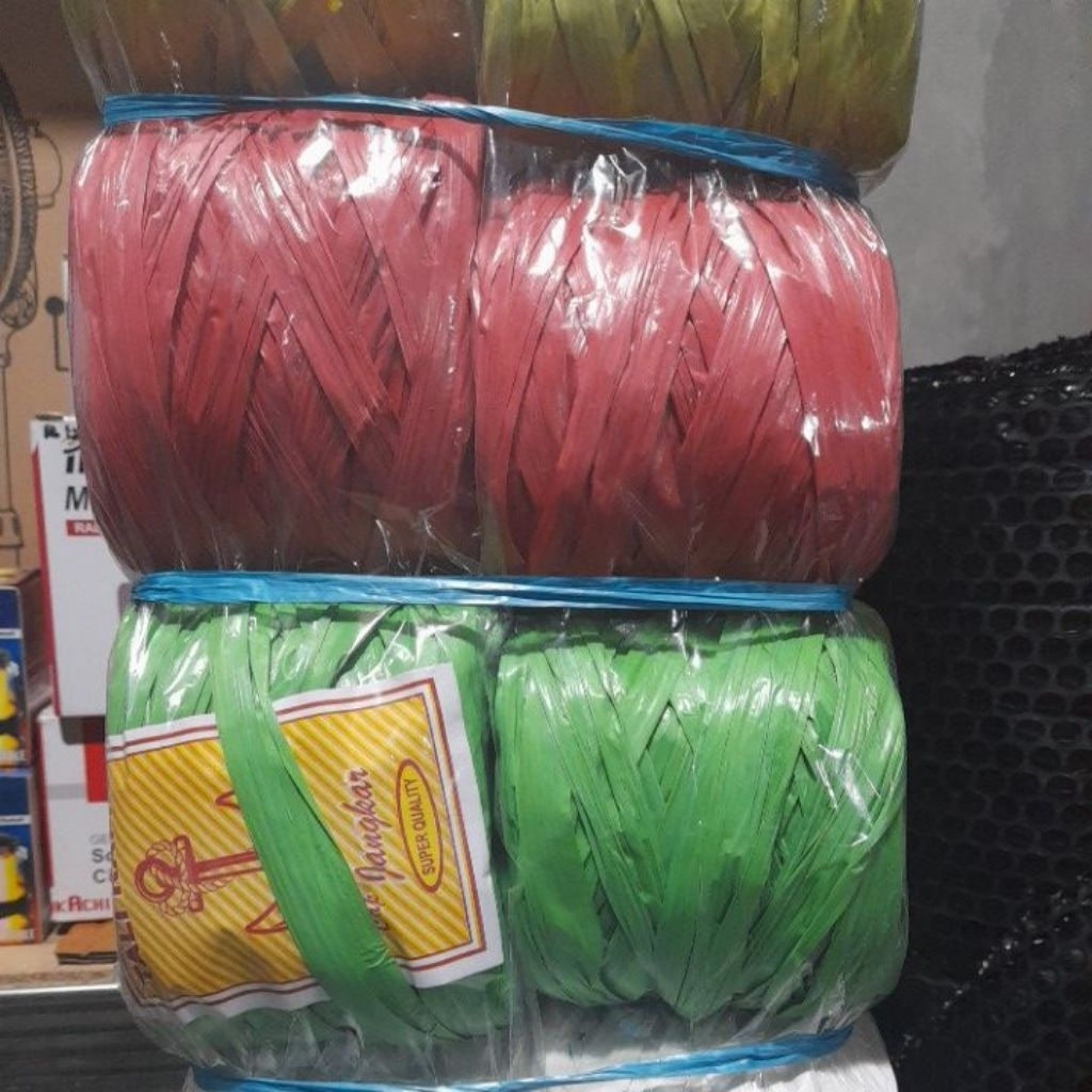 Tali Rafia Warna-Warni