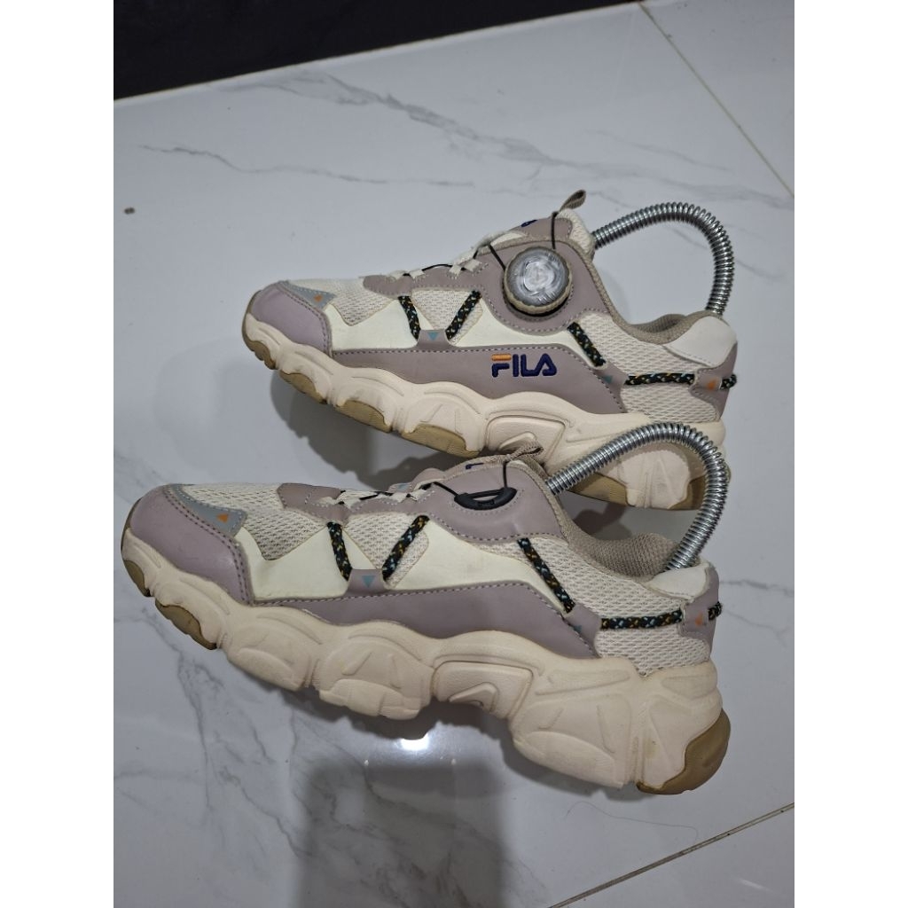 Sepatu Preloved Fila Boa Size 35