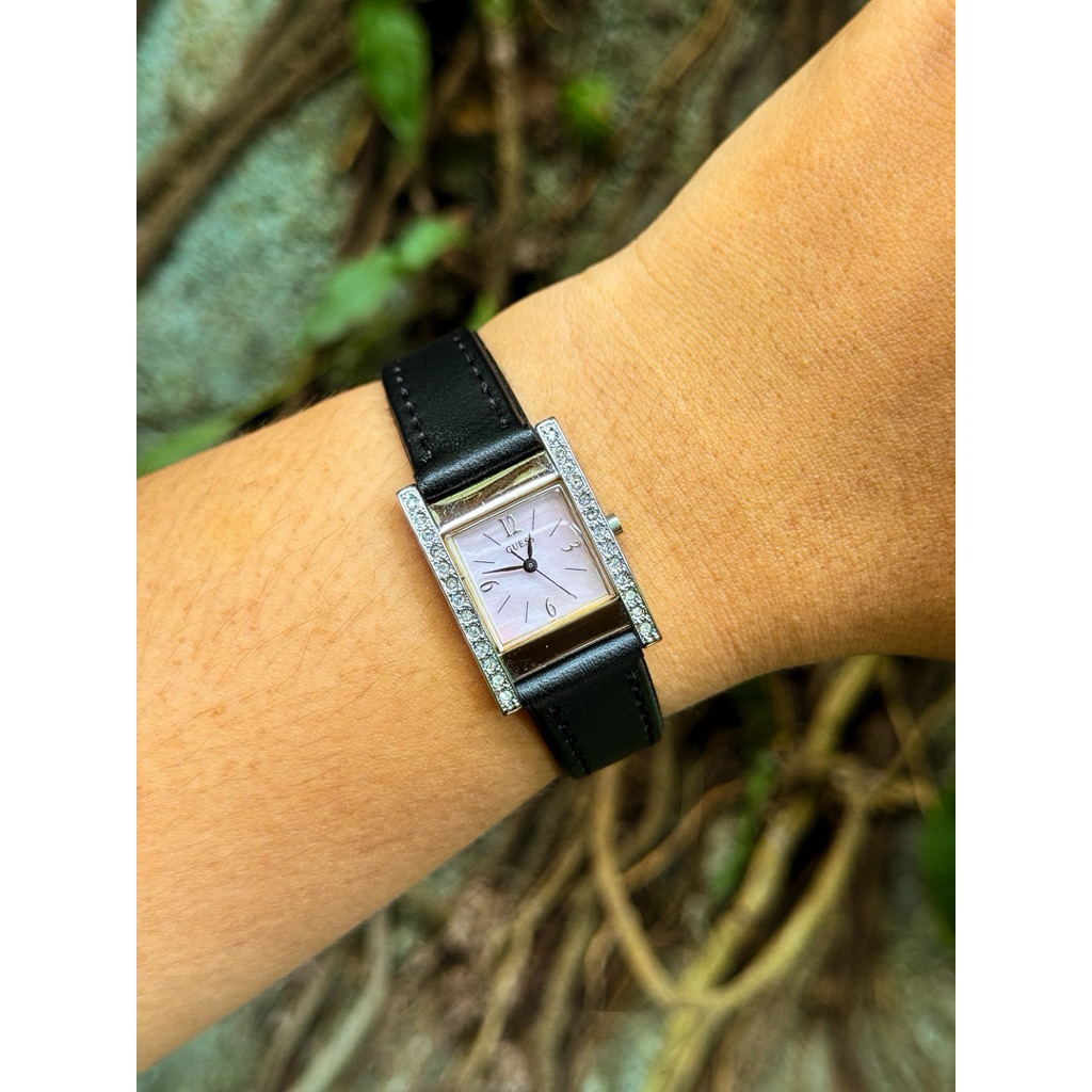 GUESS Jam Tangan Wanita Model Rectangular Quartz Original Vintage Klasik Fashion Retro Dengan Tali K