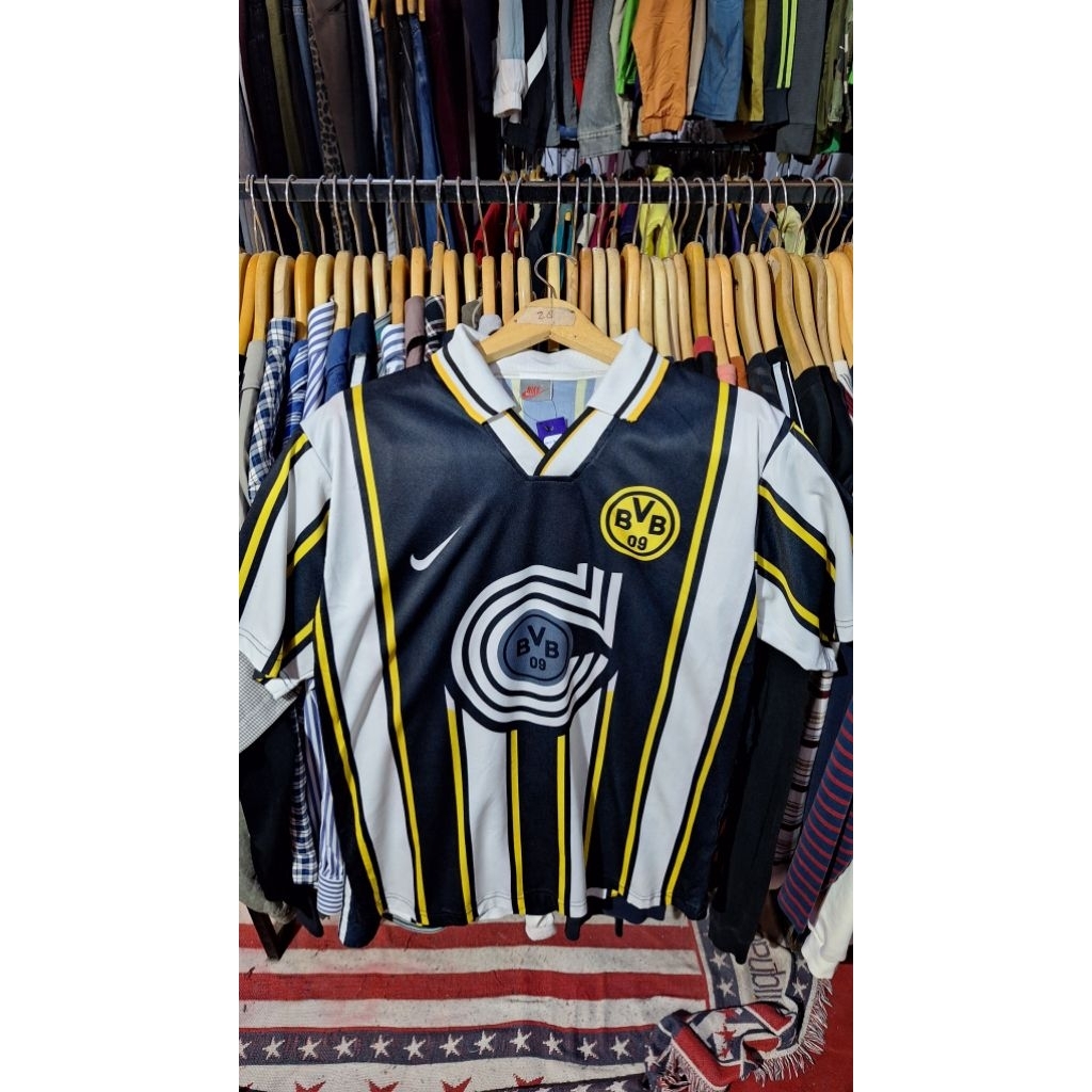 Nike vtg Borussia Dortmund Jersey