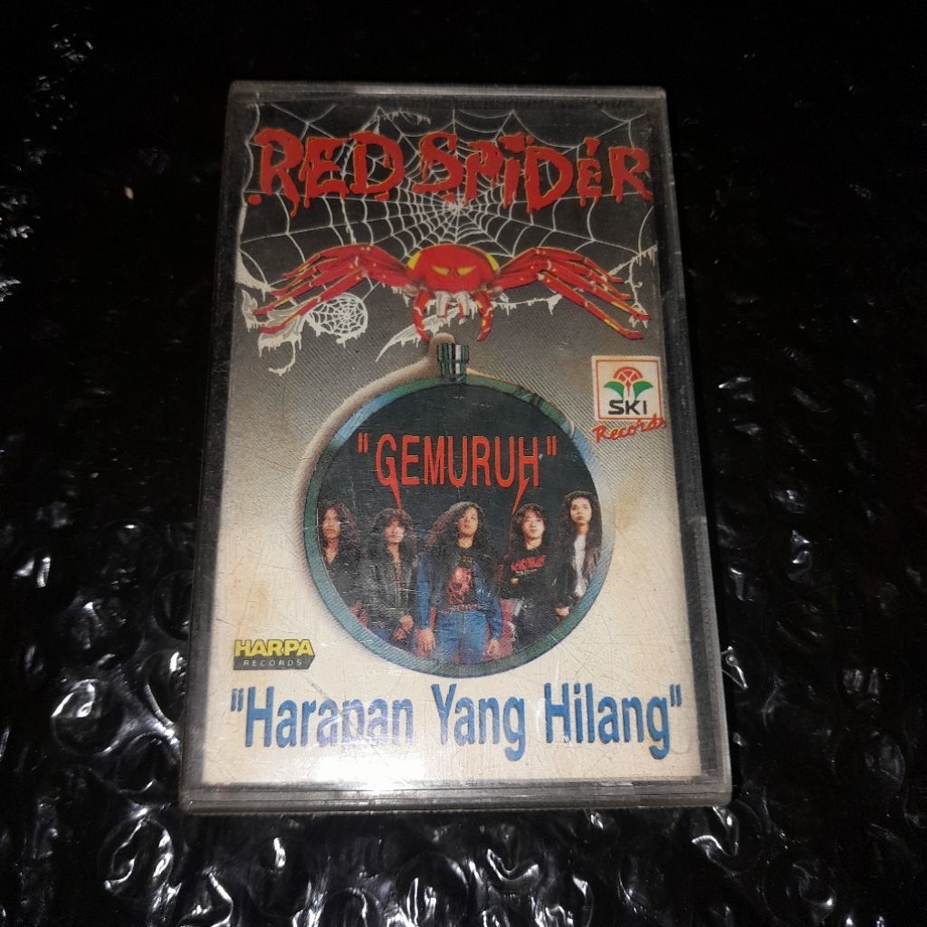 kaset pita Red Spider gemuruh