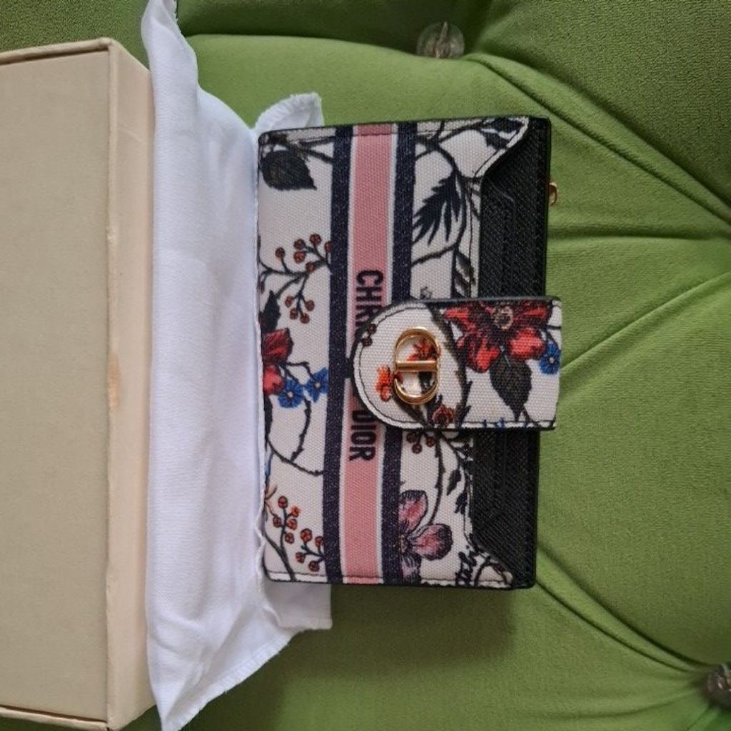 dompet dior wanita
