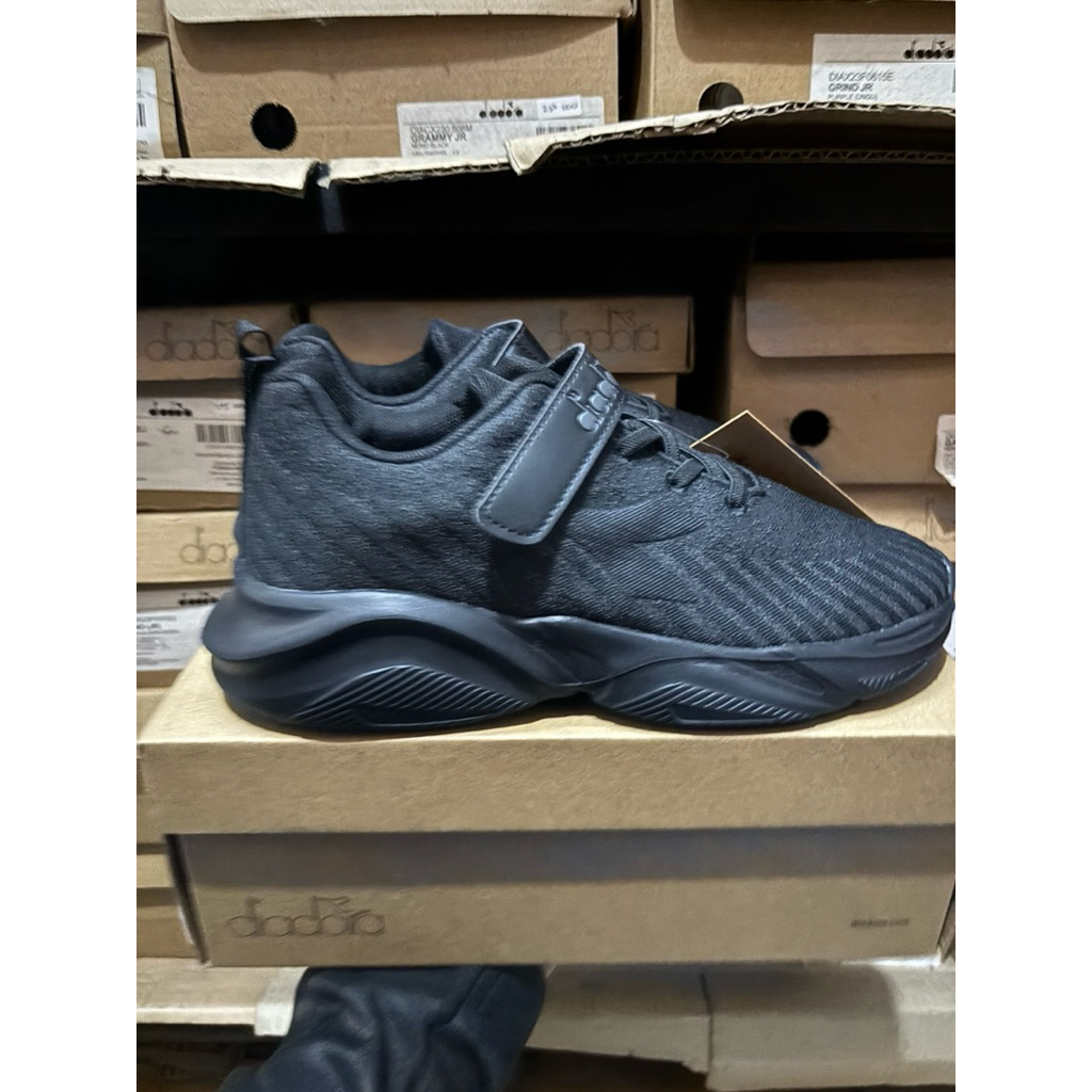 Sepatu Diadora Garry JR Black Kids