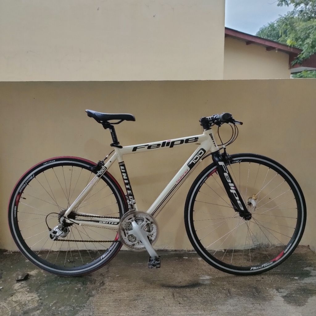Sepeda Hybrid United Flipe 700c