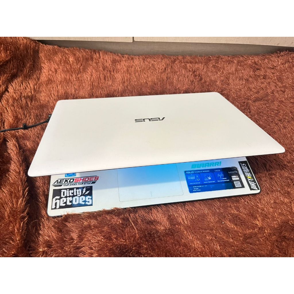 Laptop asus x453s putih Windows 10 pro 64bit Intel celeron n3050 1.6Ghz 2gb ram 500gb hdd Intel hd g