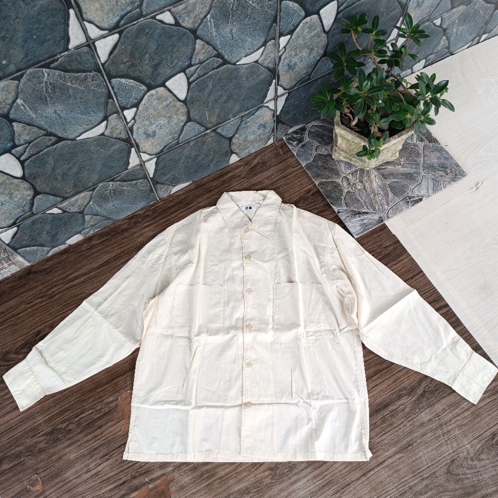 kemeja double pocket uniqlo U cakepp ( sz xl perhatikan pxl)