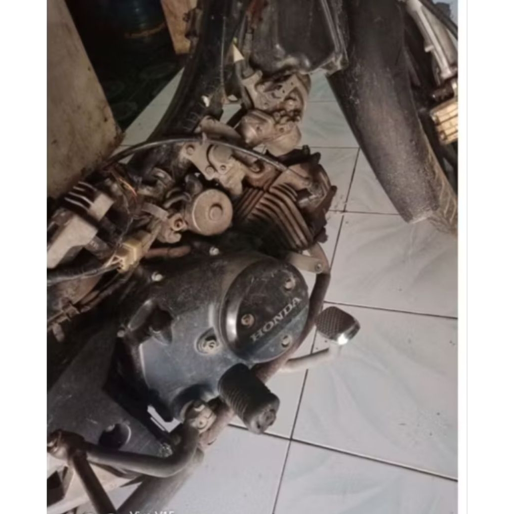 mesin 1set full pengapian. karisma. Supra x 125. barang nominus tinggal pasang dengan jangka waktu y