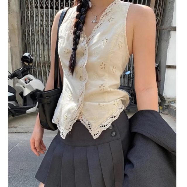 Celine Top / Atasan wanita / Tanktop / Korean Vintage V-Neck Lace Top / Blouse Kancing Putih Model S