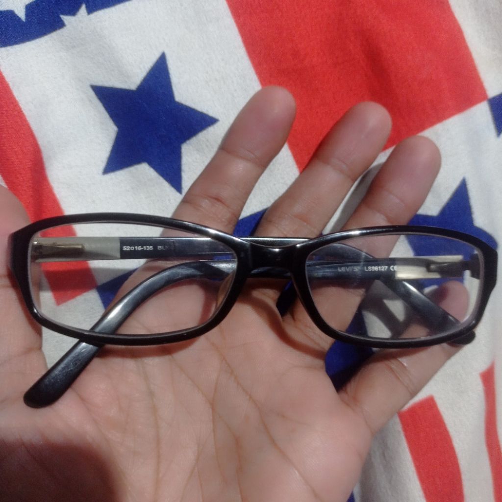 frame kacamata sunglasses Levi's vintage