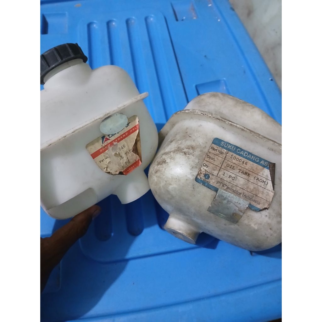 botol oli samping vespa excel exclusive tabung oli samping vespa excel exclusive original nos