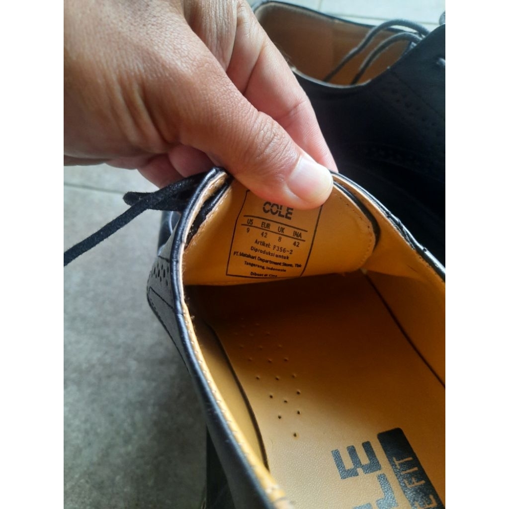 Sepatu Formal Cole