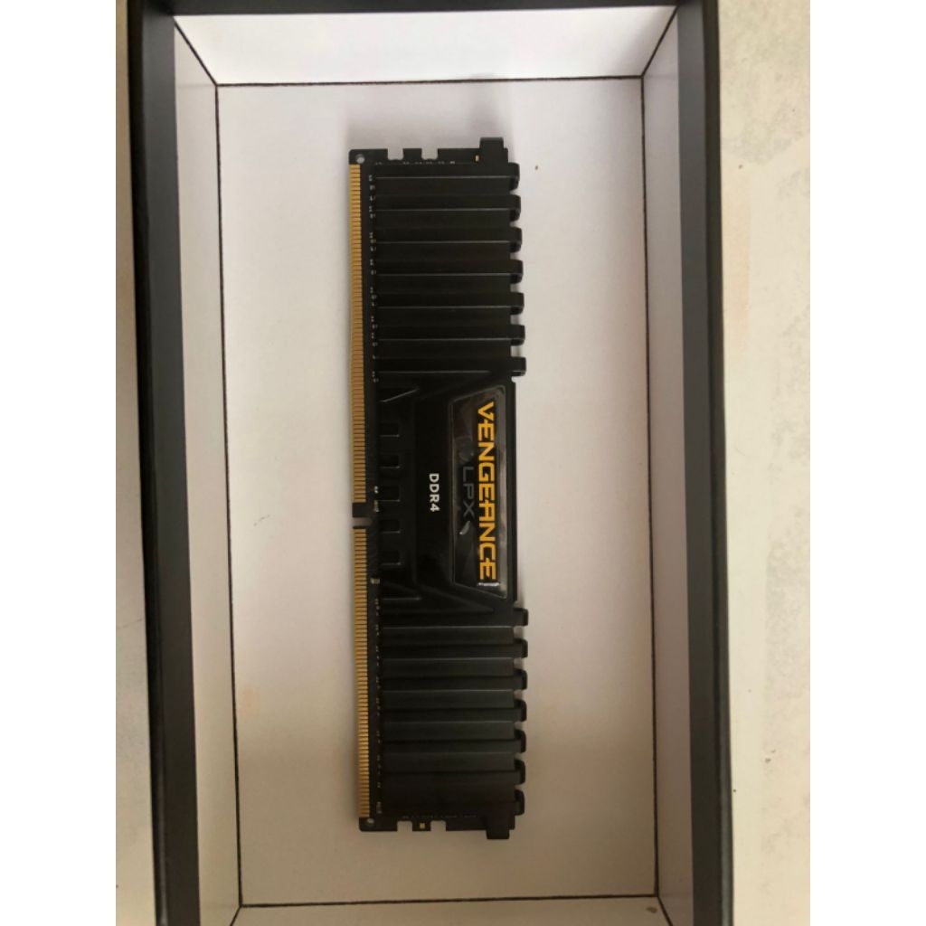 RAM Corsair DDR4 16GB