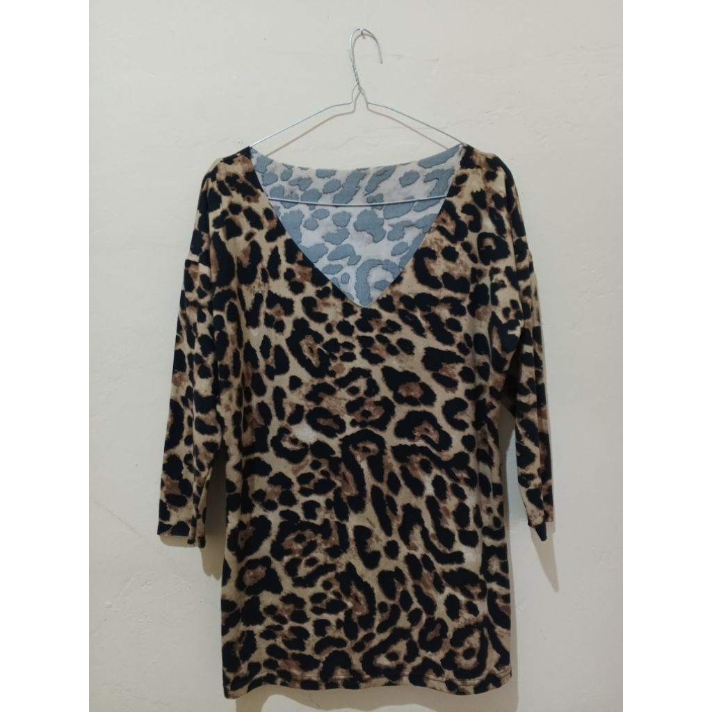 Atasan Wanita Motif Macan Second Preloved | Second Preloved Atasan Wanita