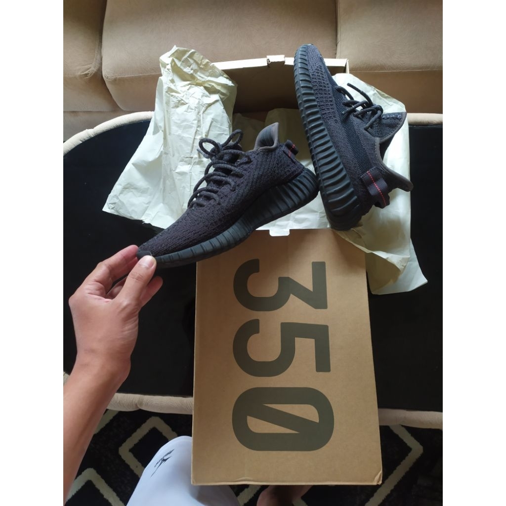 sepatu adidas yeezy boost 350 v2 original second good condition