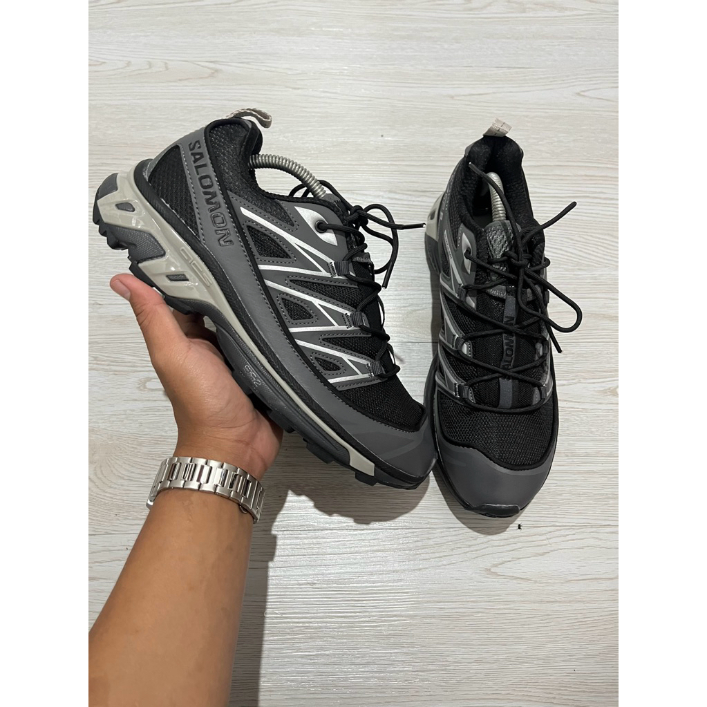 sepatu salomon XT