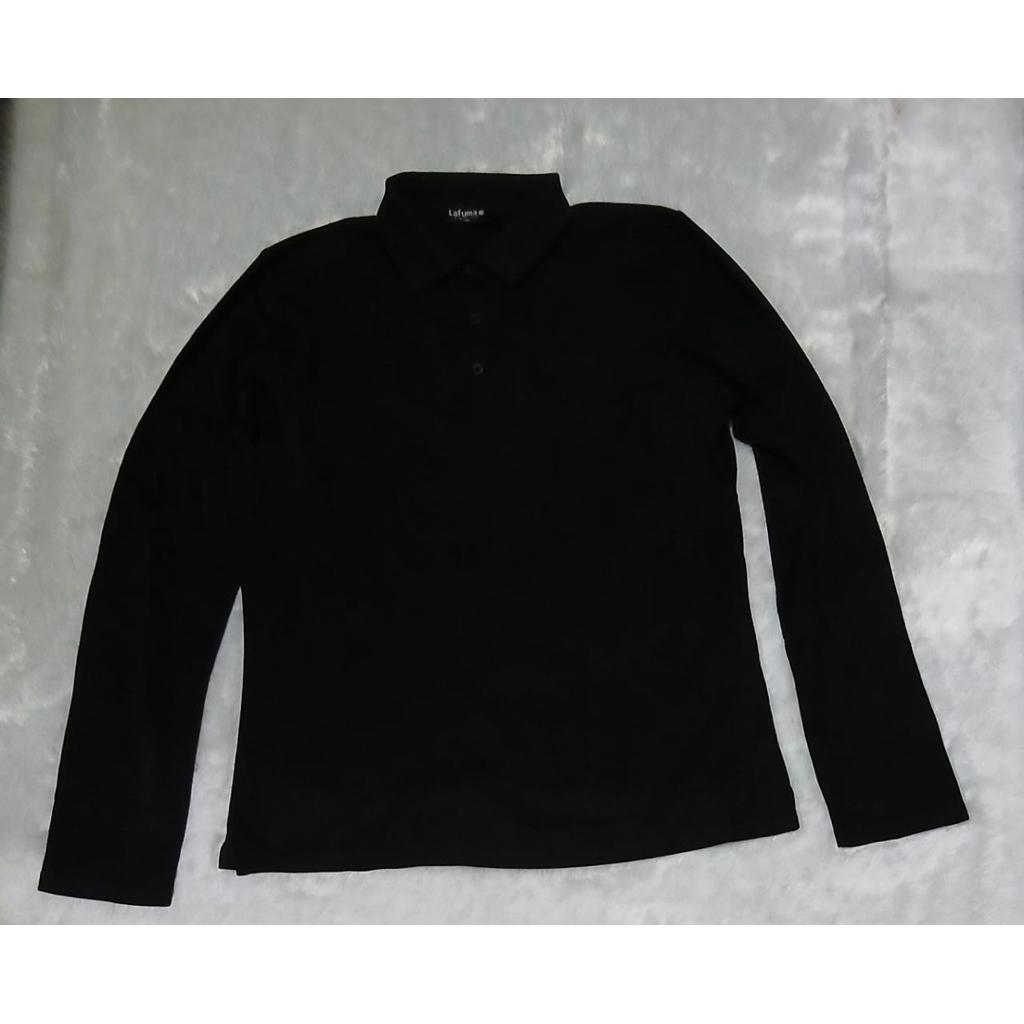 Kaos bahan lembut berkerah brand Lafuma