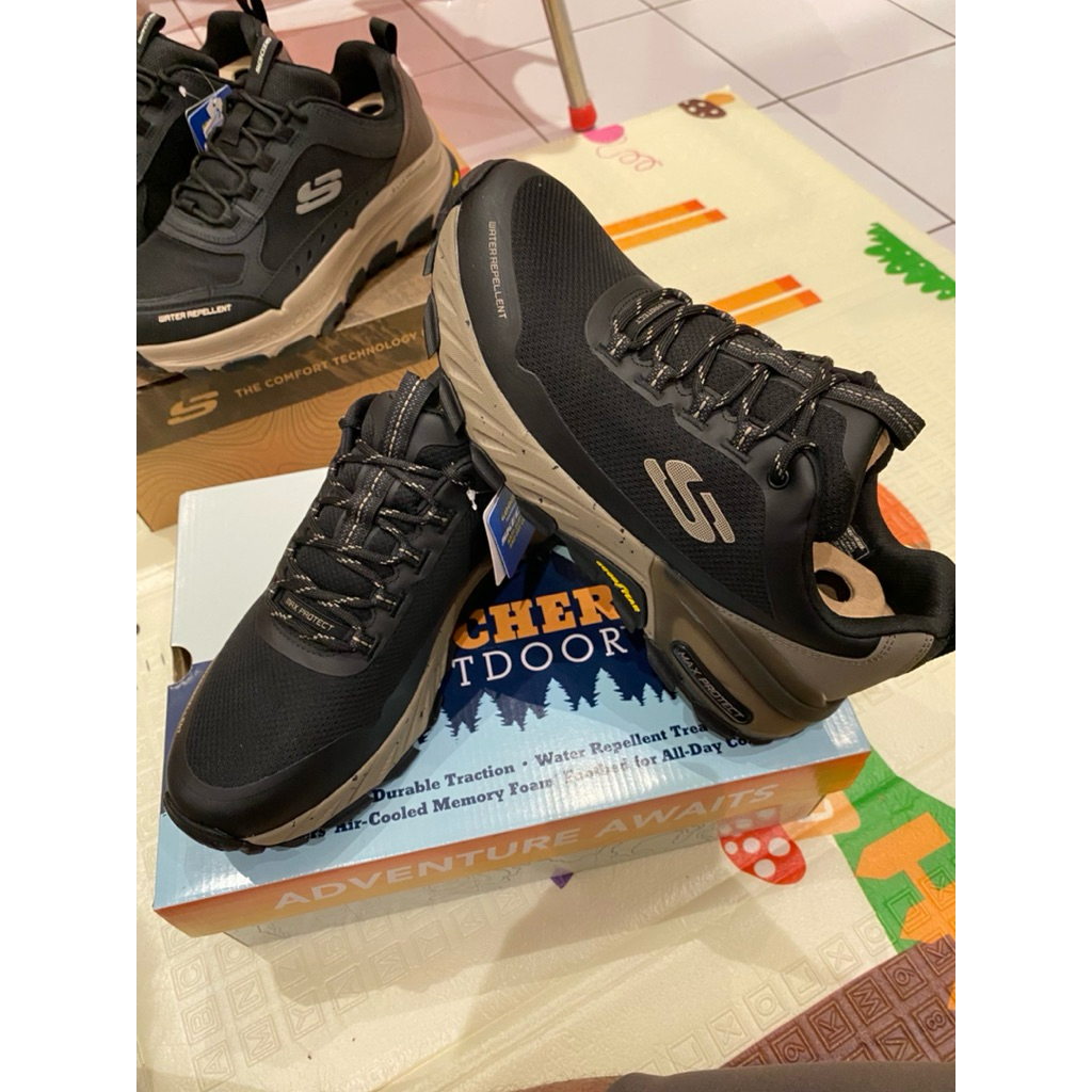 Skechers Max Protect
