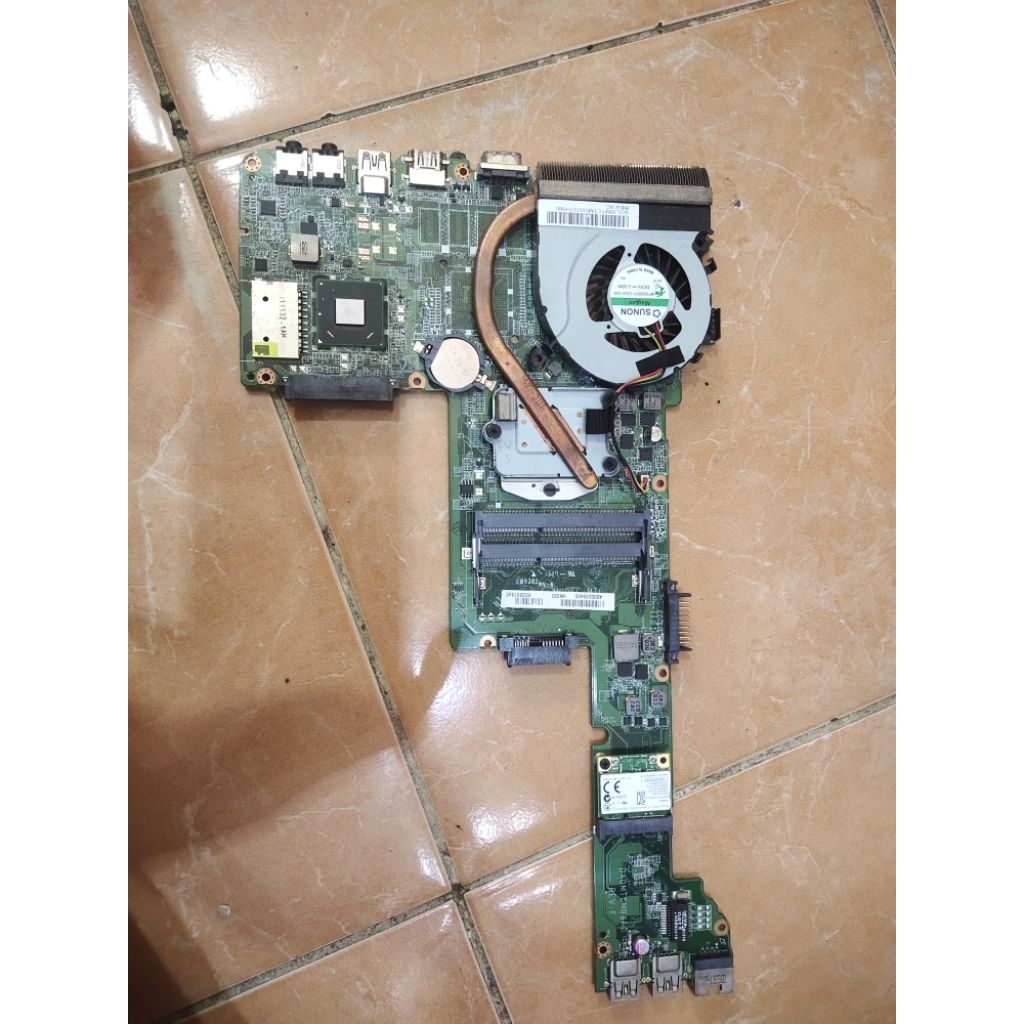 mobo/mainboard/mesin laptop toshiba satellite C40-A core i3