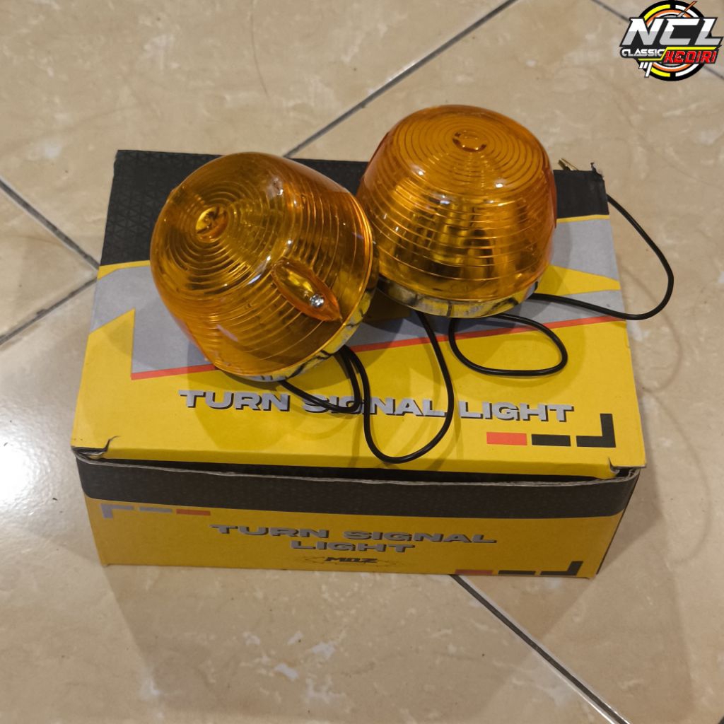 LAMPU SEIN RETENG RETING HONDA C70 C50 C90 SEIN DEPAN