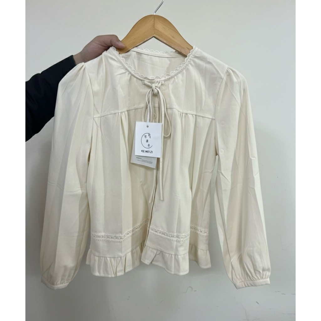 Blouse Vintage Cream Ruffle