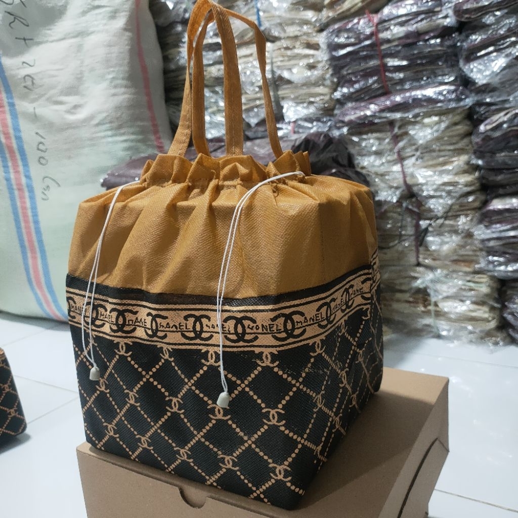 (12pcs) Tas hajatan serut Chanel/Batik  uk.18x18cm