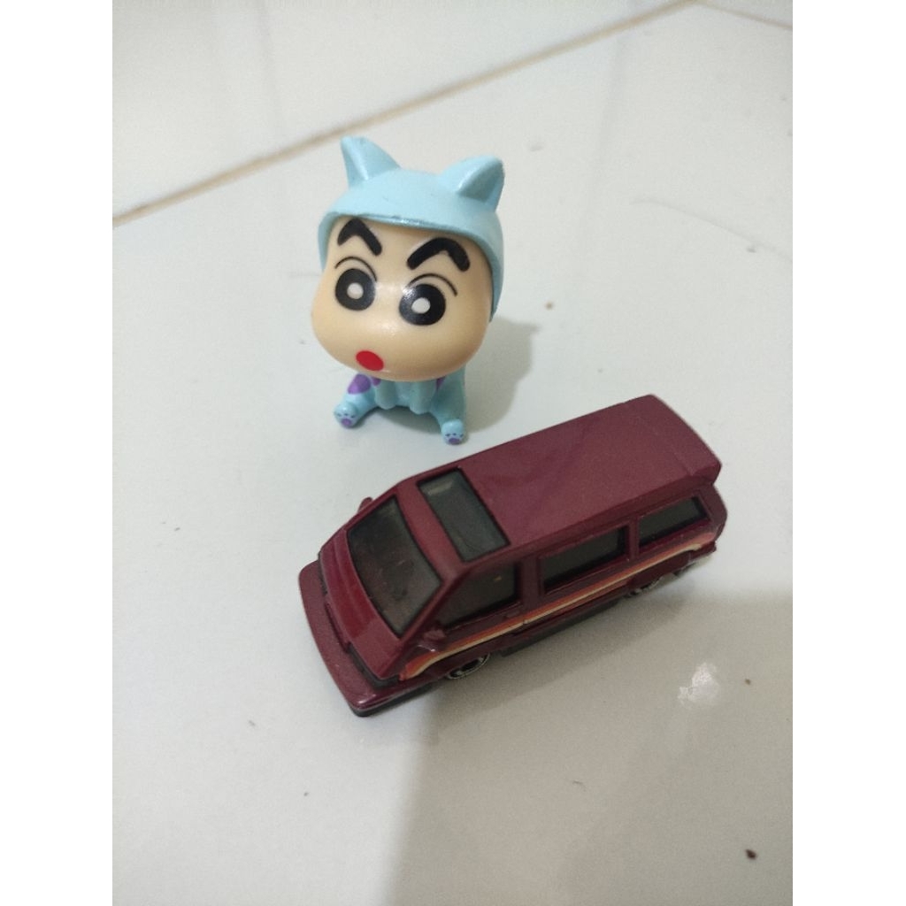 HotWheels.toyota van merah