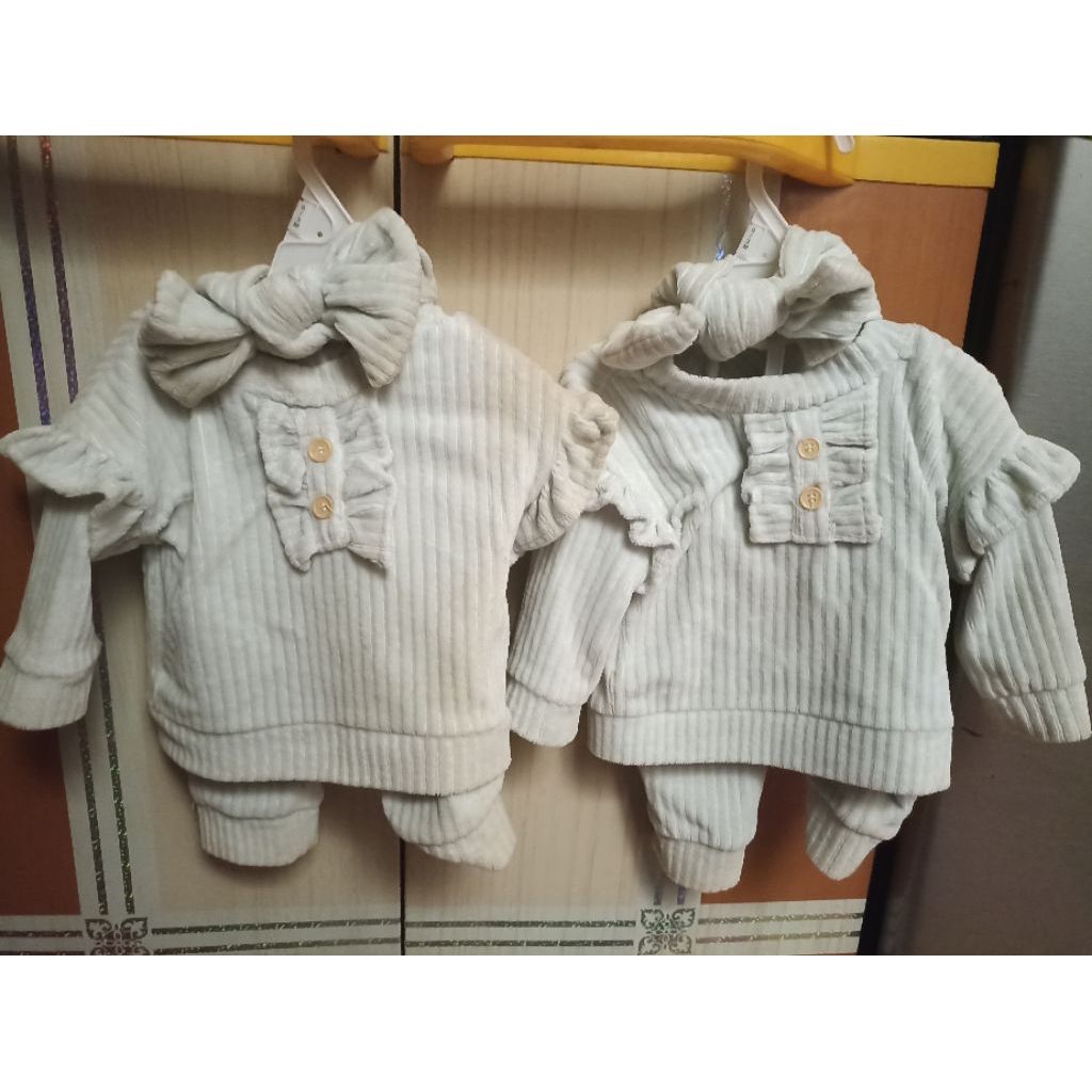 baju bayi perempuan 1 set bandananya 0-3 bulan, harga satuan