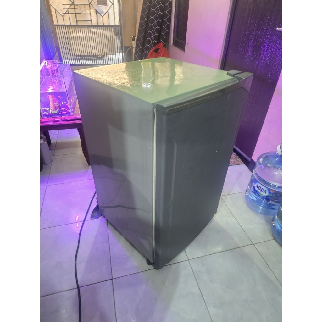 kulkas 1 pintu toshiba