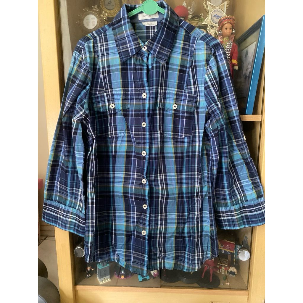 kemeja Van Heusen size S