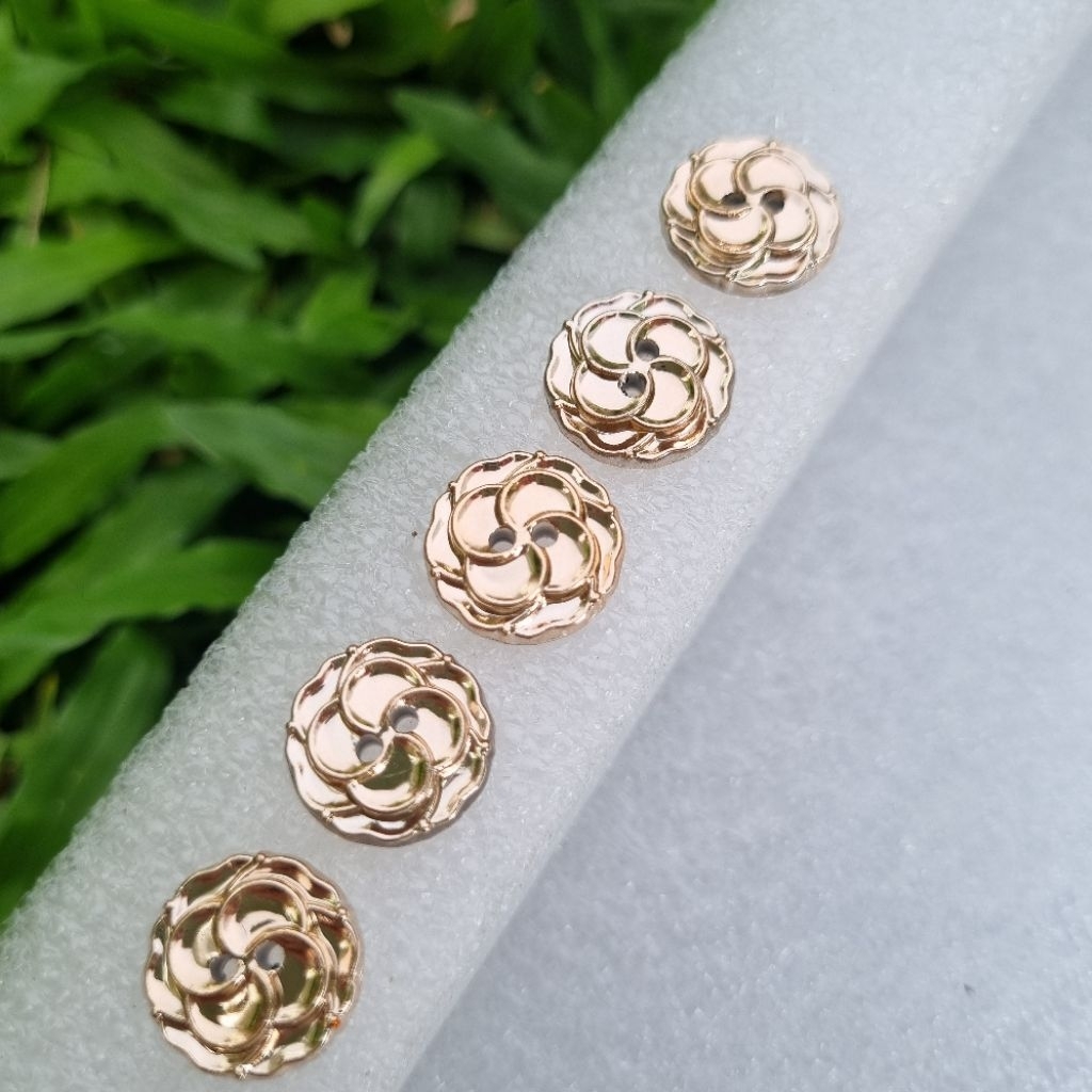 kancing baju 2 lubang mawar bunga 13mm 15mm