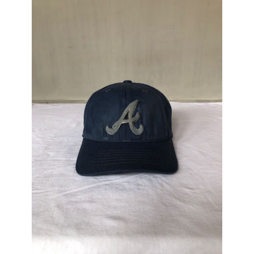 Topi Baseball MLB Atlanta Braves Metal Logo