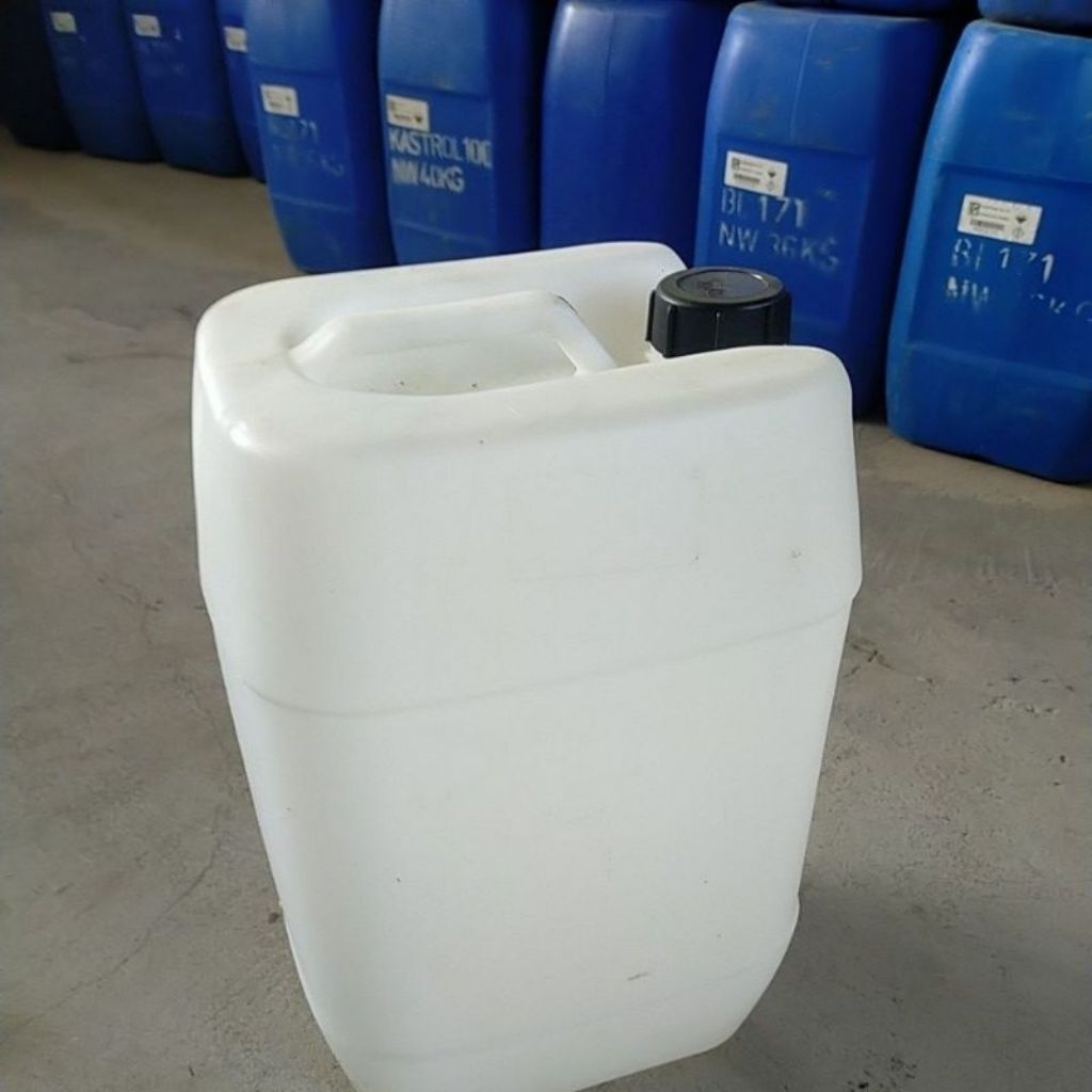 jerigen 20liter putih bersih siap pakai.
